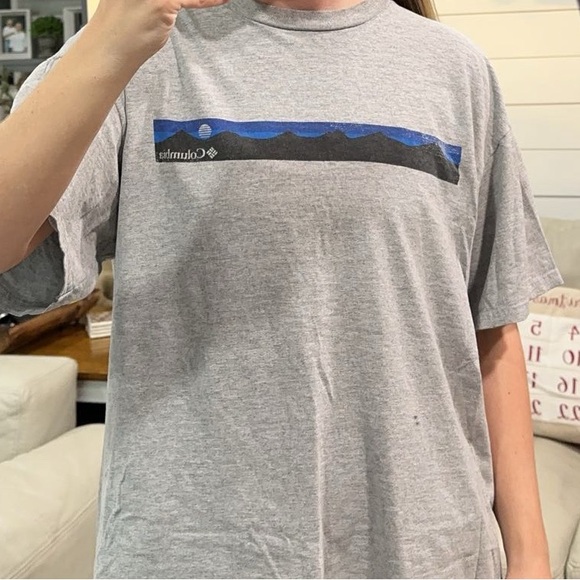Columbia T shirt - Picture 2 of 2